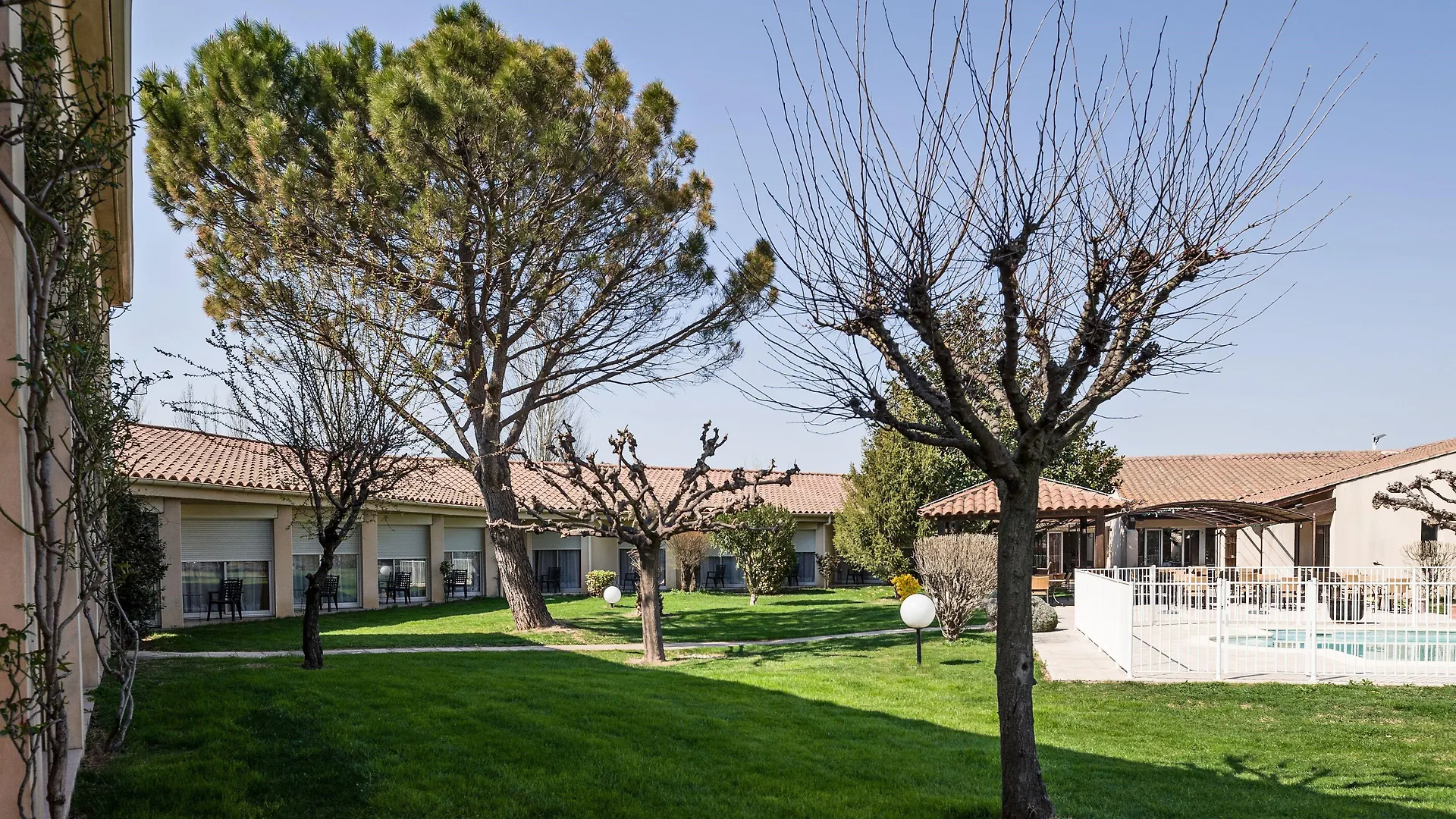 Golden Tulip Avignon Le Paradou France