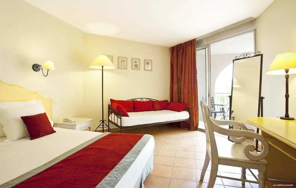 Golden Tulip Avignon Le Paradou Hotel