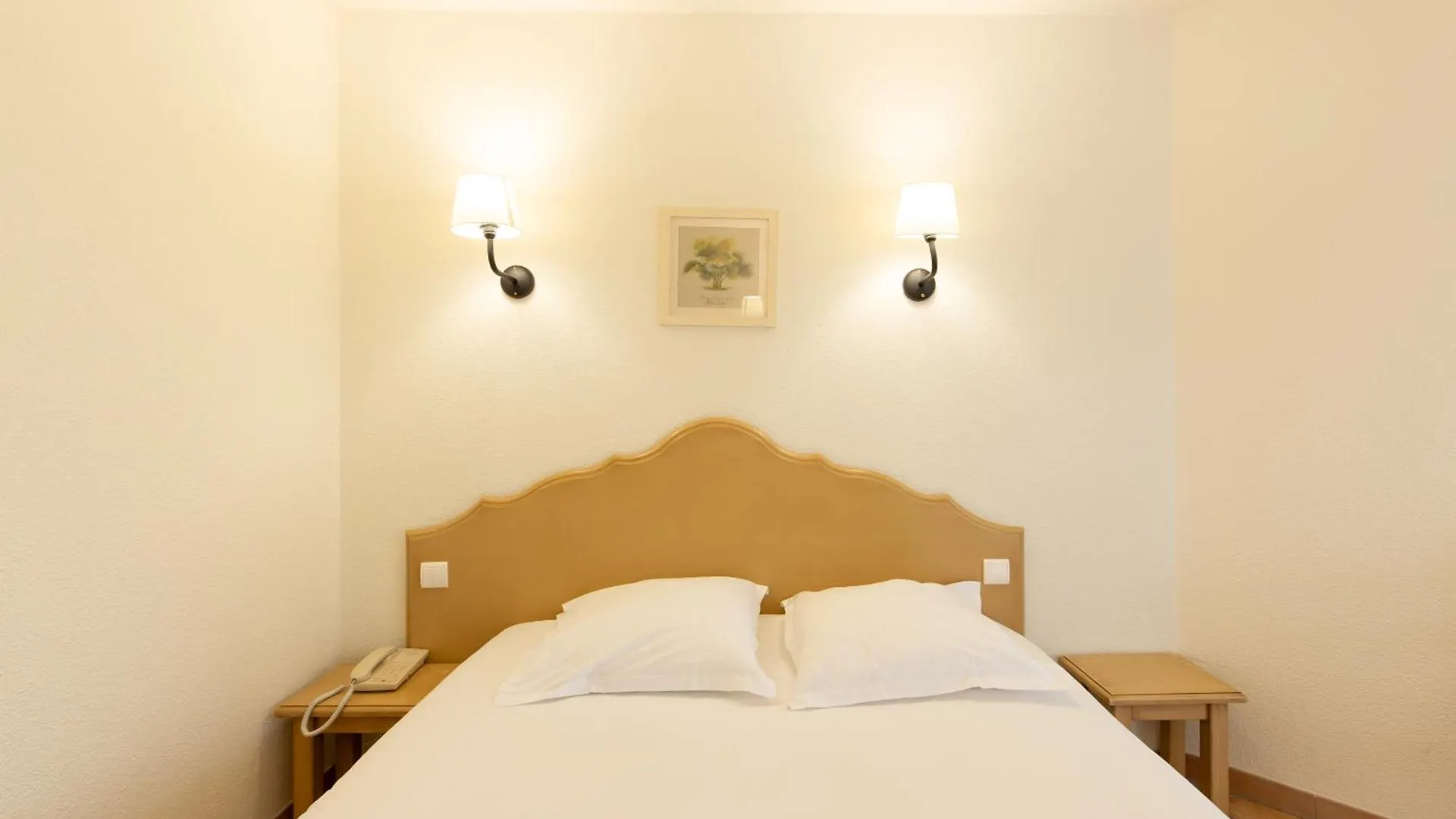 Golden Tulip Avignon Le Paradou 3*,