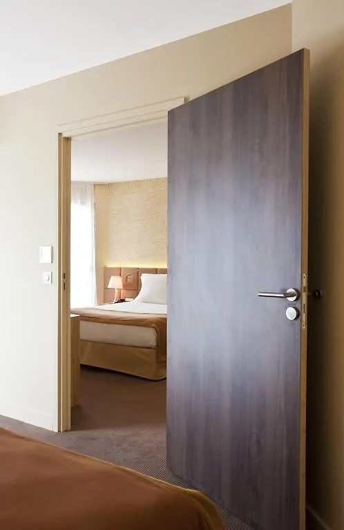 Golden Tulip Avignon Le Paradou 3*,  France