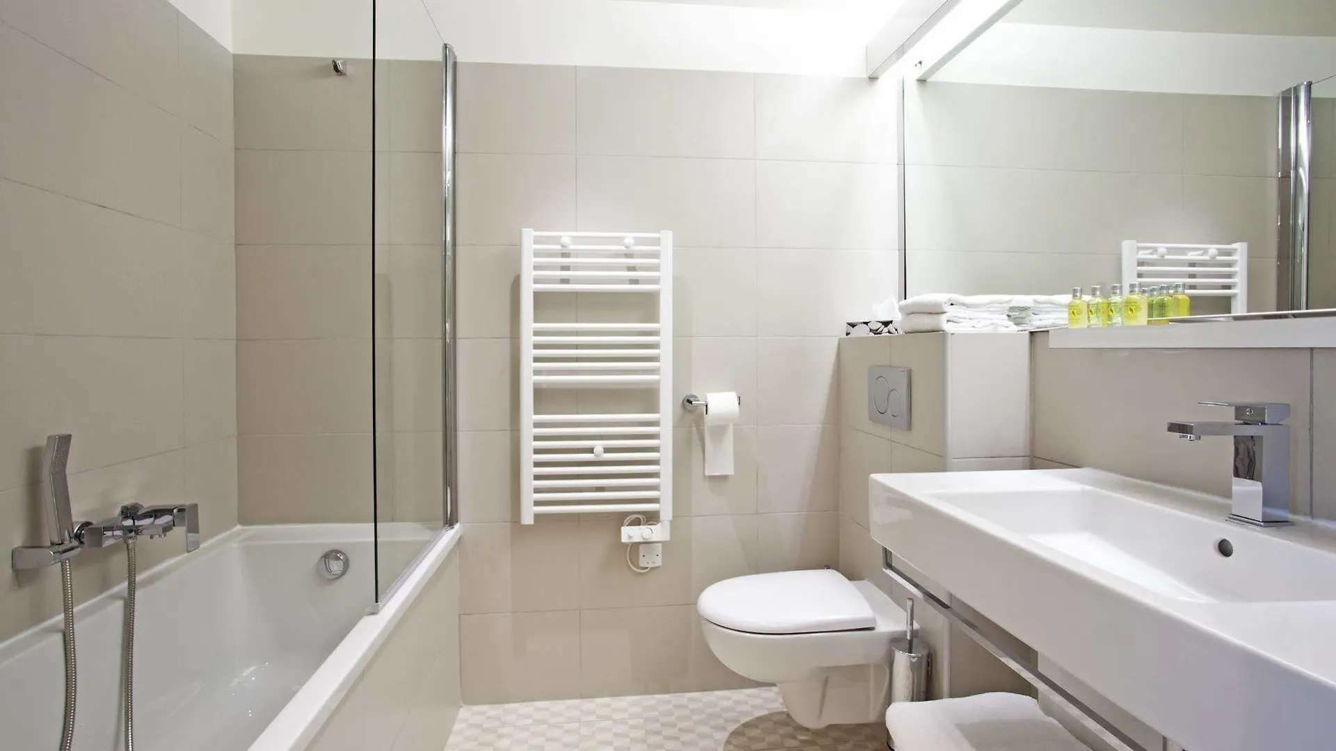 Golden Tulip Avignon Le Paradou Hotel