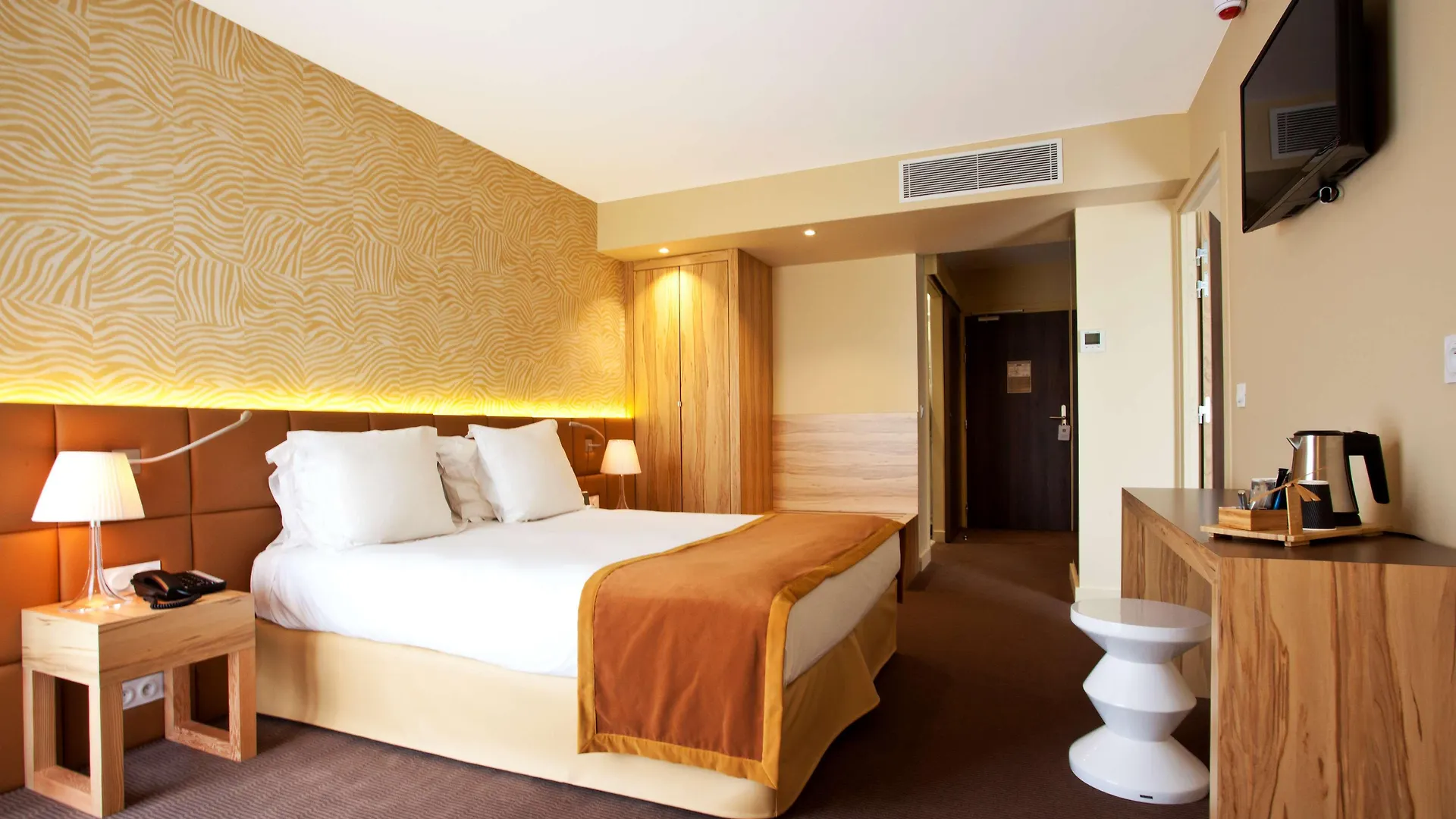 *** Hotel Best Western Hôtel Le Paradou Avignon Sud. França