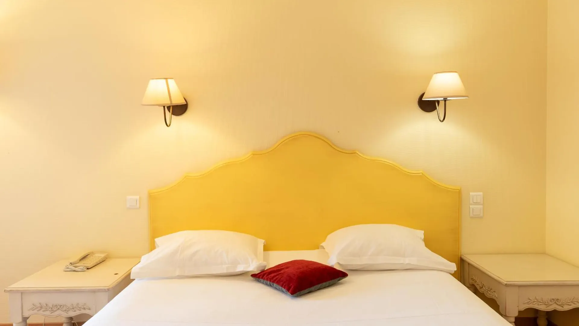 Best Western Hôtel Le Paradou Avignon Sud. Hotel