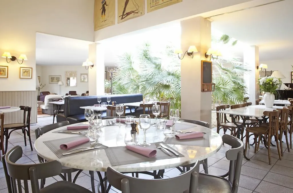 Golden Tulip Avignon Le Paradou 3*,  Francie